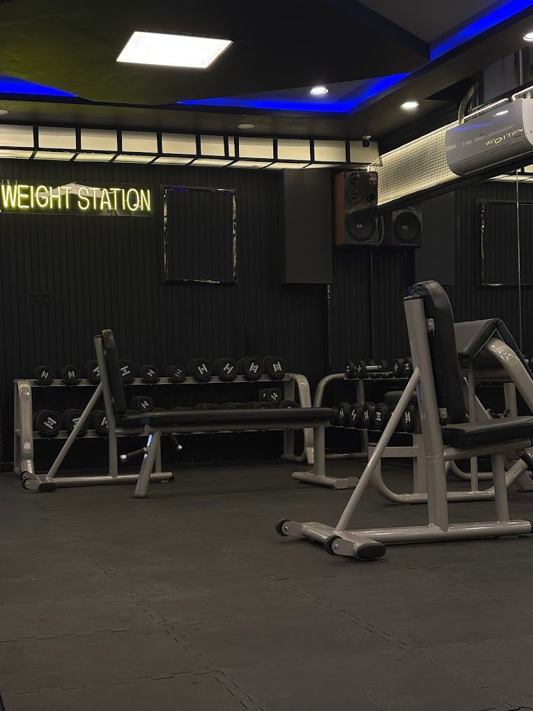 Firdos Market Chowk, Lahore