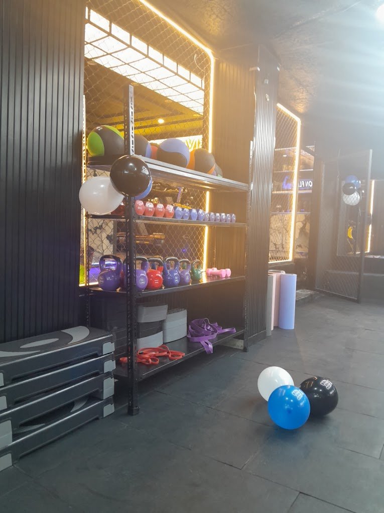 Firdos Market Chowk, Lahore